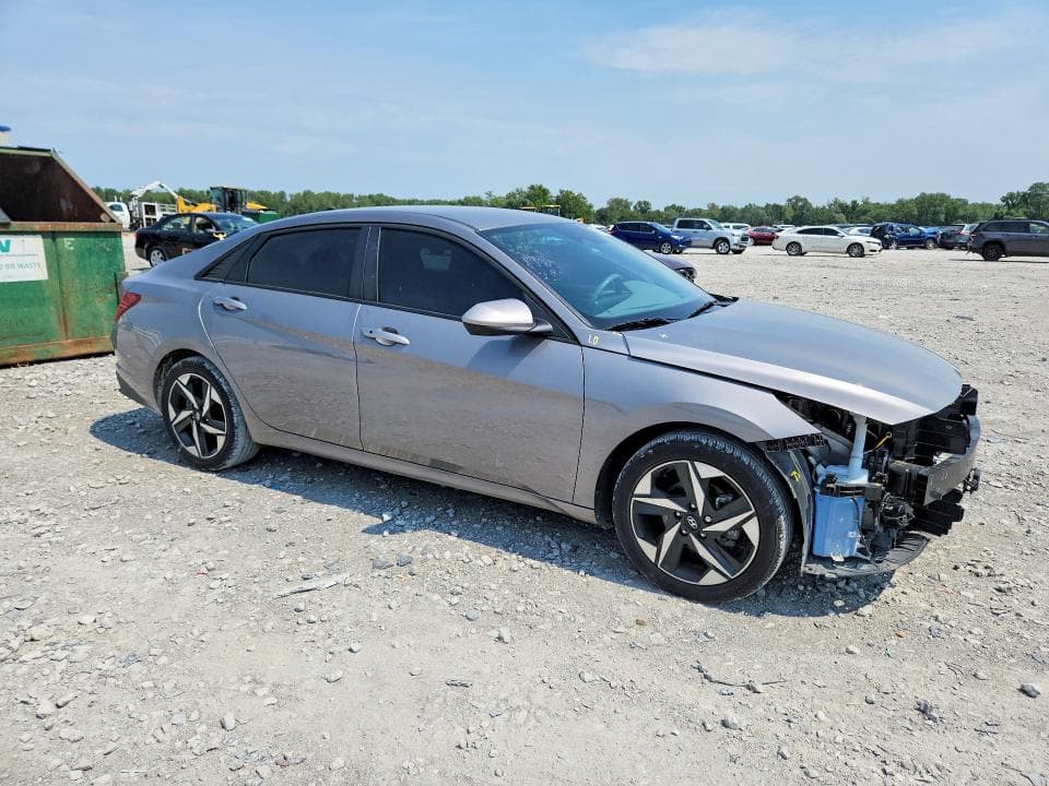 2023 HYUNDAI ELANTRA SEL 4