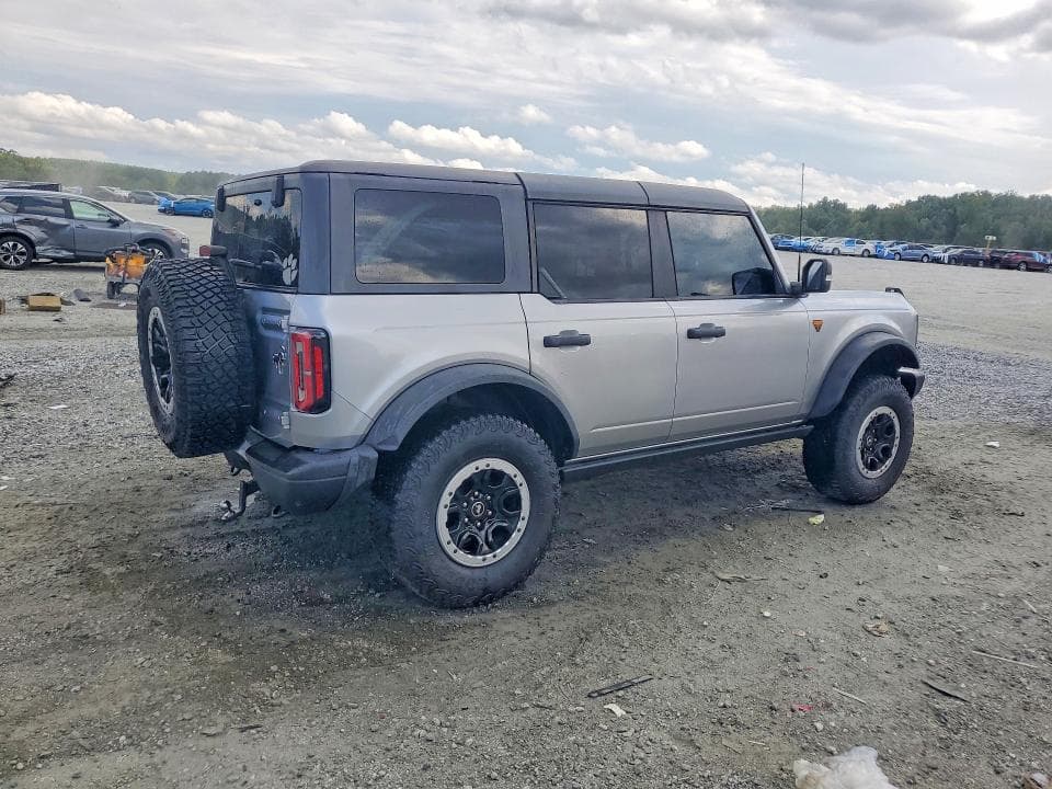 2023 FORD BRONCO BASE 3