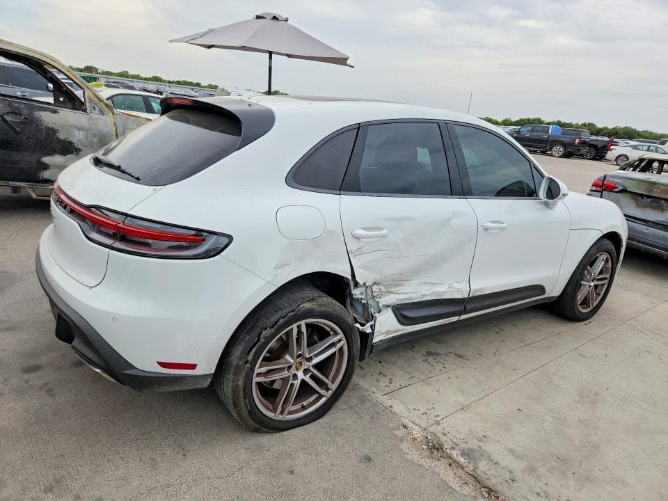 2022 PORSCHE MACAN 3