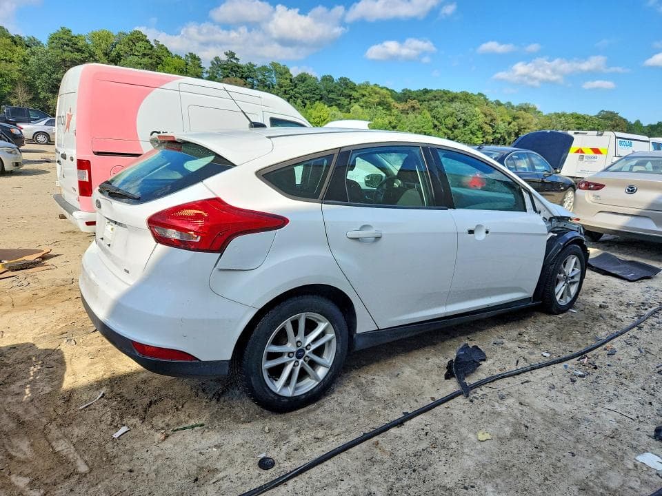 2017 FORD FOCUS SE 3