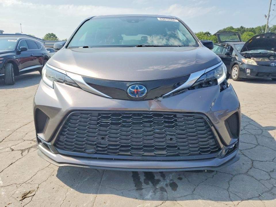 2021 TOYOTA SIENNA XSE 5