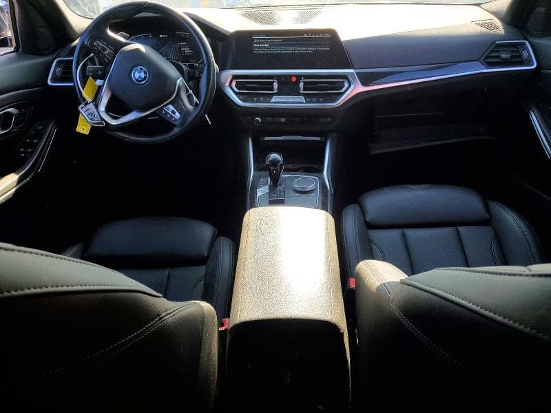 2022 BMW 330E 8