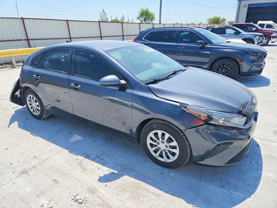 2022 KIA FORTE FE 4