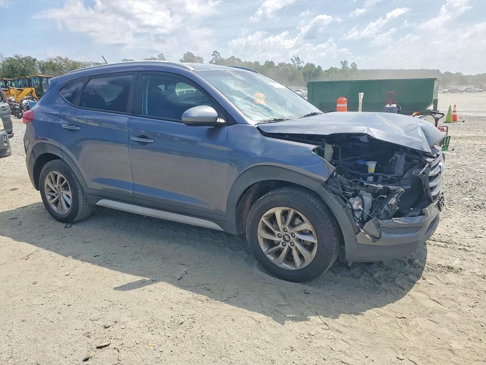 2017 HYUNDAI TUCSON SE 4
