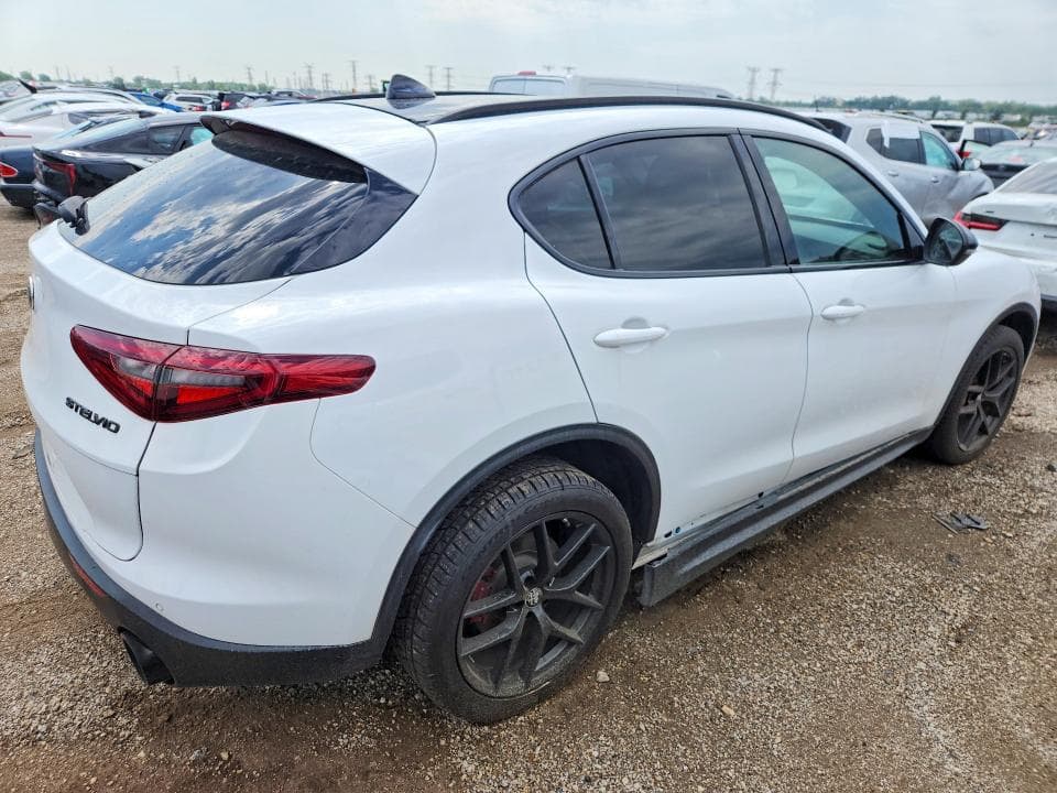 2020 ALFA ROMEO STELVIO 3