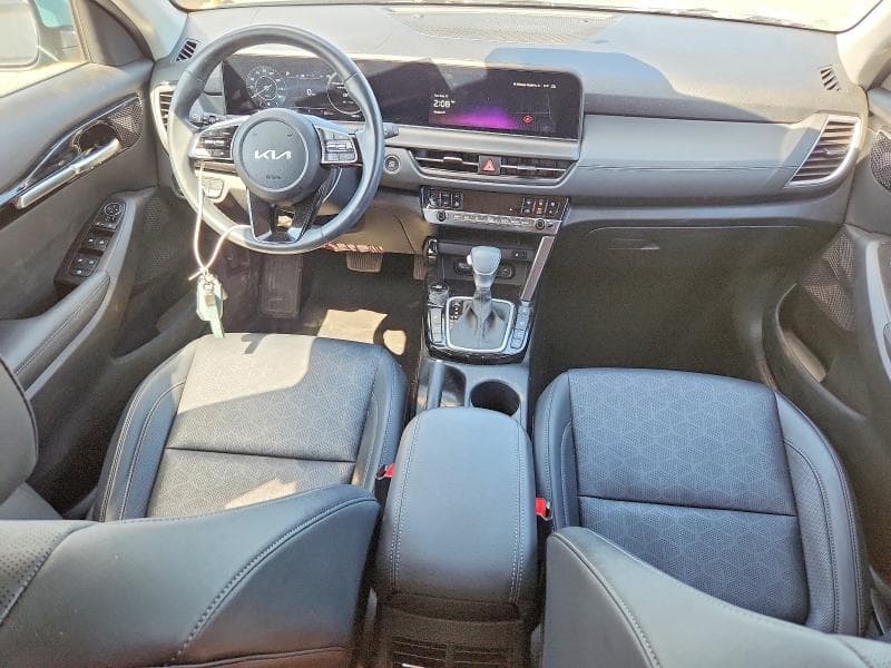 2025 KIA SELTOS EX 8