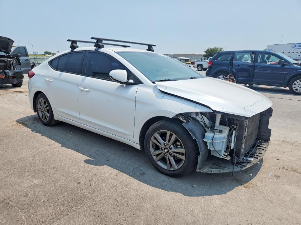 2017 HYUNDAI ELANTRA SE 4