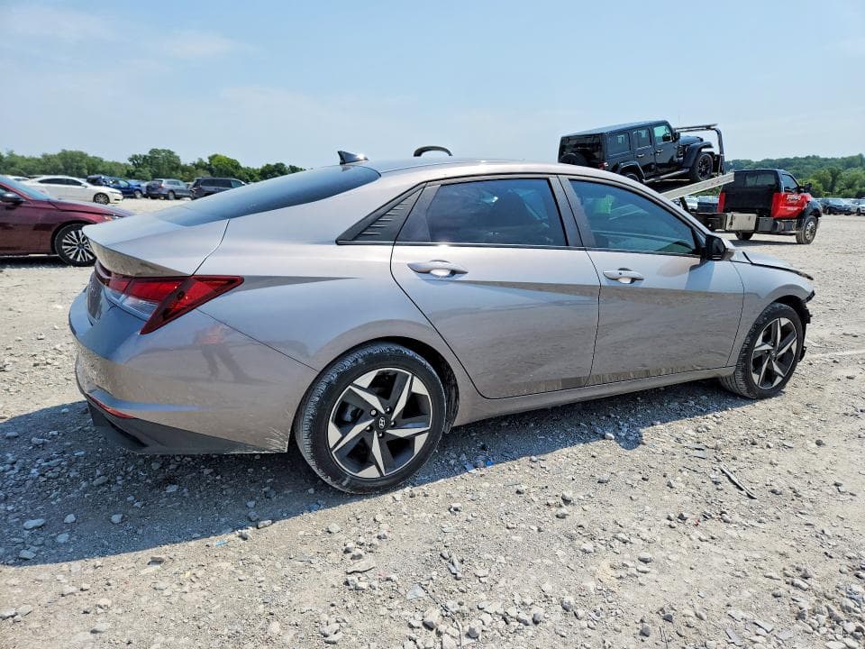 2023 HYUNDAI ELANTRA SEL 3