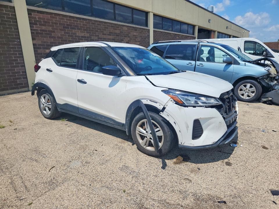 2021 NISSAN KICKS S 4