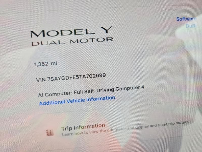 2026 TESLA MODEL Y 9