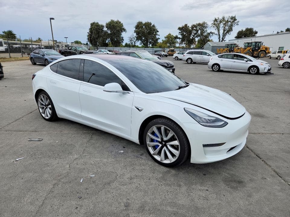 2018 TESLA MODEL 3 4
