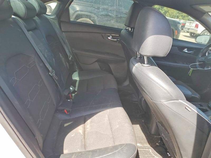 2023 KIA FORTE GT LINE 10