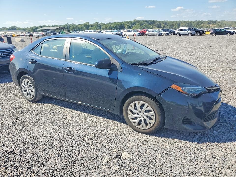 2018 TOYOTA COROLLA LE 4