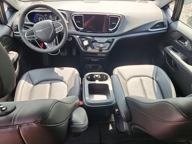2025 CHRYSLER PACIFICA SELECT 8