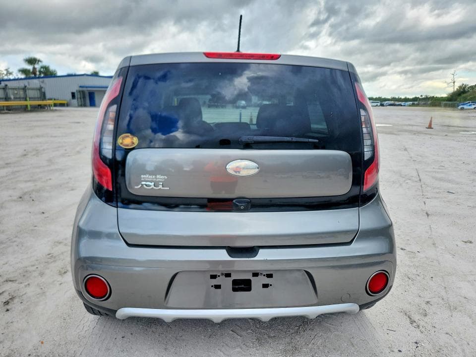 2017 KIA SOUL + 6