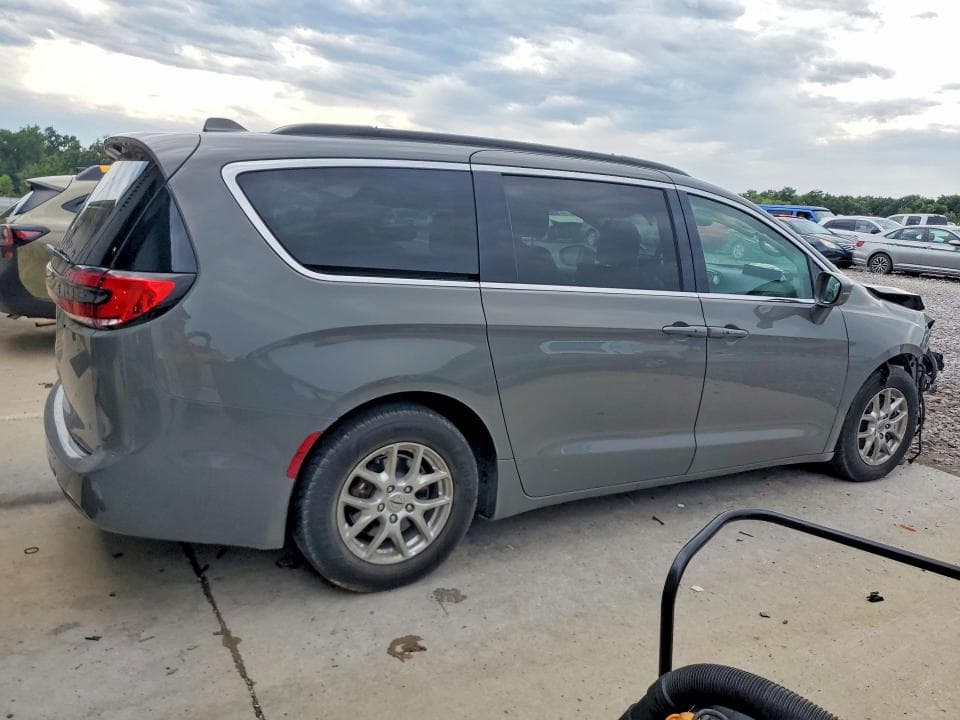 2022 CHRYSLER PACIFICA TOURING L 3