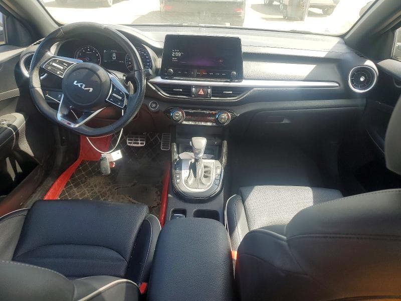 2023 KIA FORTE GT LINE 8