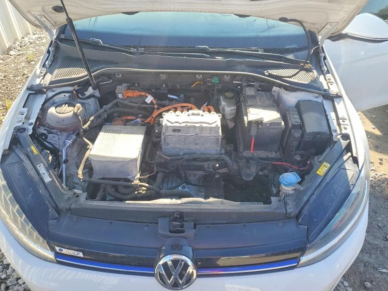 2017 VOLKSWAGEN E-GOLF SE 11
