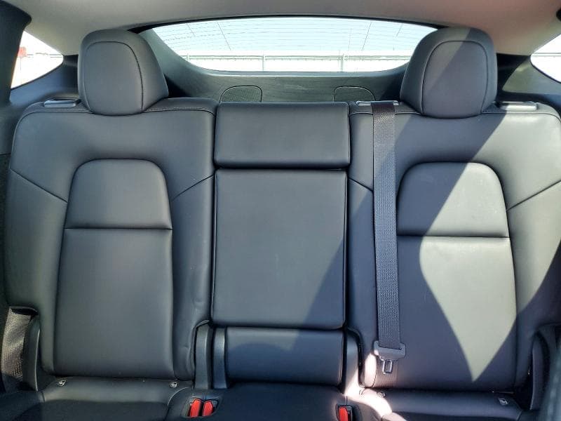 2024 TESLA MODEL Y 10