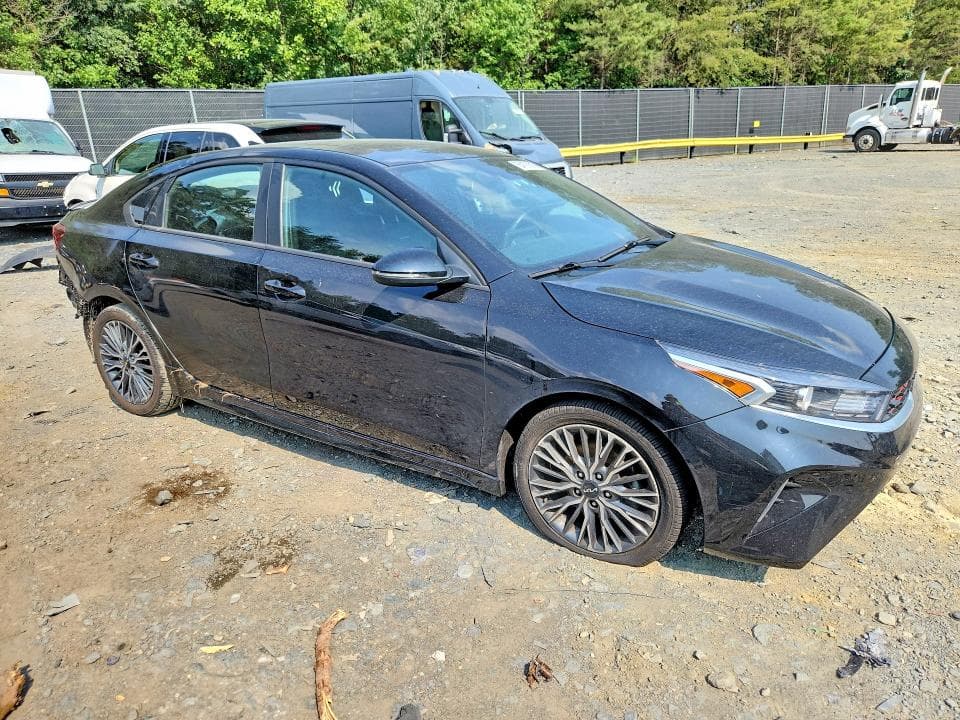 2023 KIA FORTE GT LINE 4