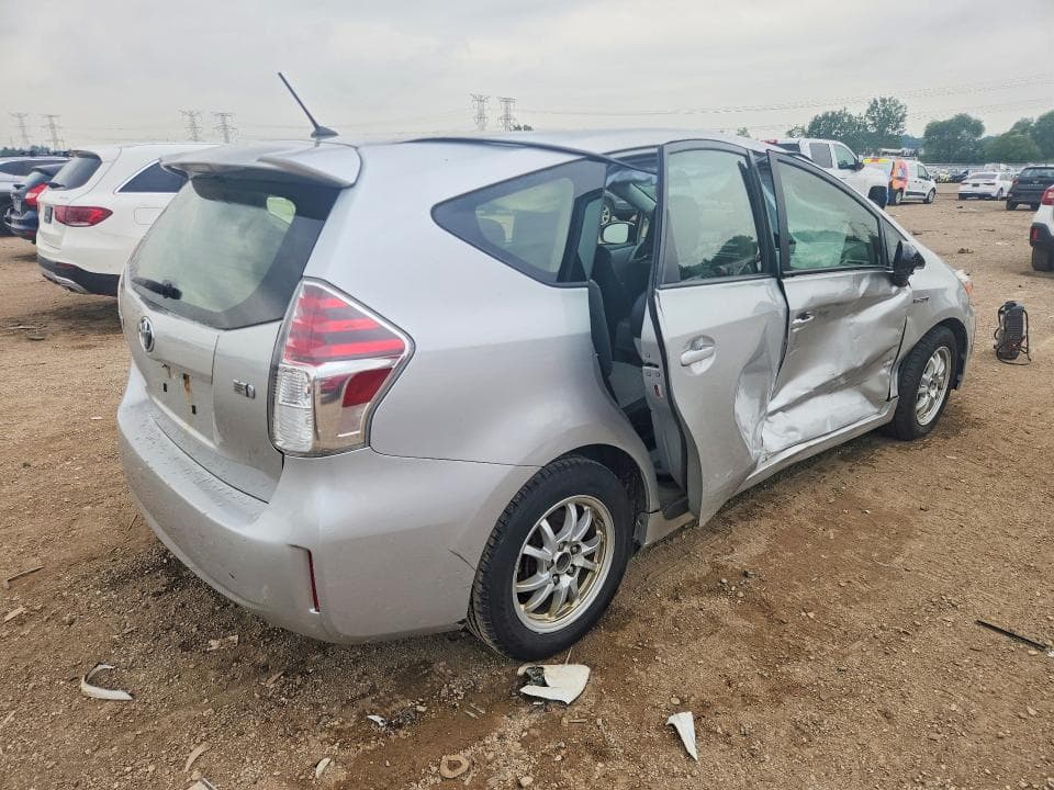 2017 TOYOTA PRIUS V TWO 3