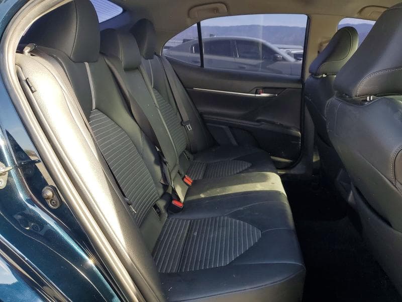 2019 TOYOTA CAMRY SE 10