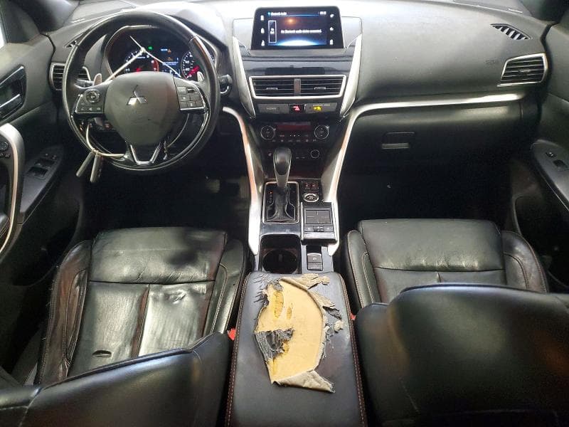 2020 MITSUBISHI ECLIPSE CROSS SE 8