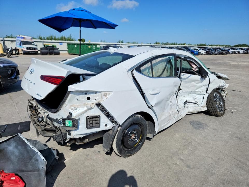 2019 HYUNDAI ELANTRA LIMITED 3