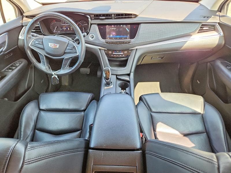 2017 CADILLAC XT5 LUXURY 8
