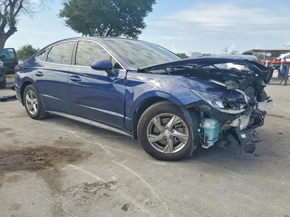 2021 HYUNDAI SONATA SE 4