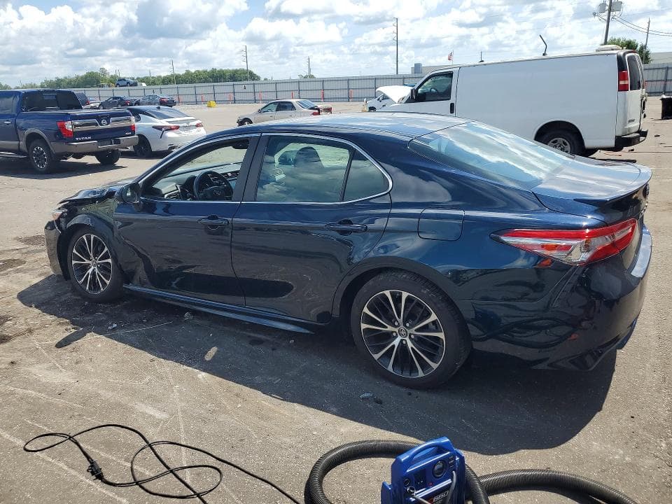 2018 TOYOTA CAMRY SE 2
