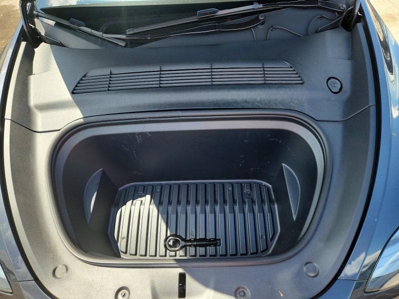 2025 TESLA MODEL Y 11