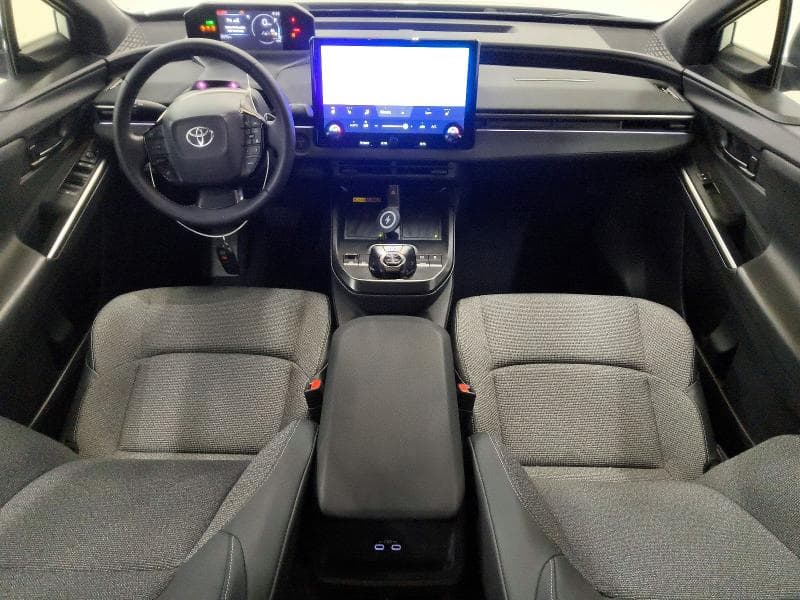2026 TOYOTA BZ XLE PLUS 8