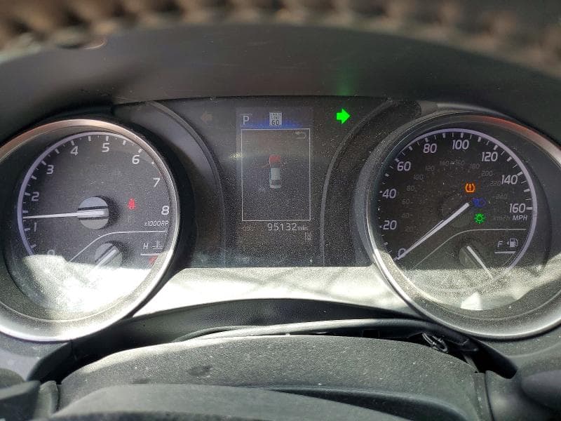 2021 TOYOTA CAMRY SE 9