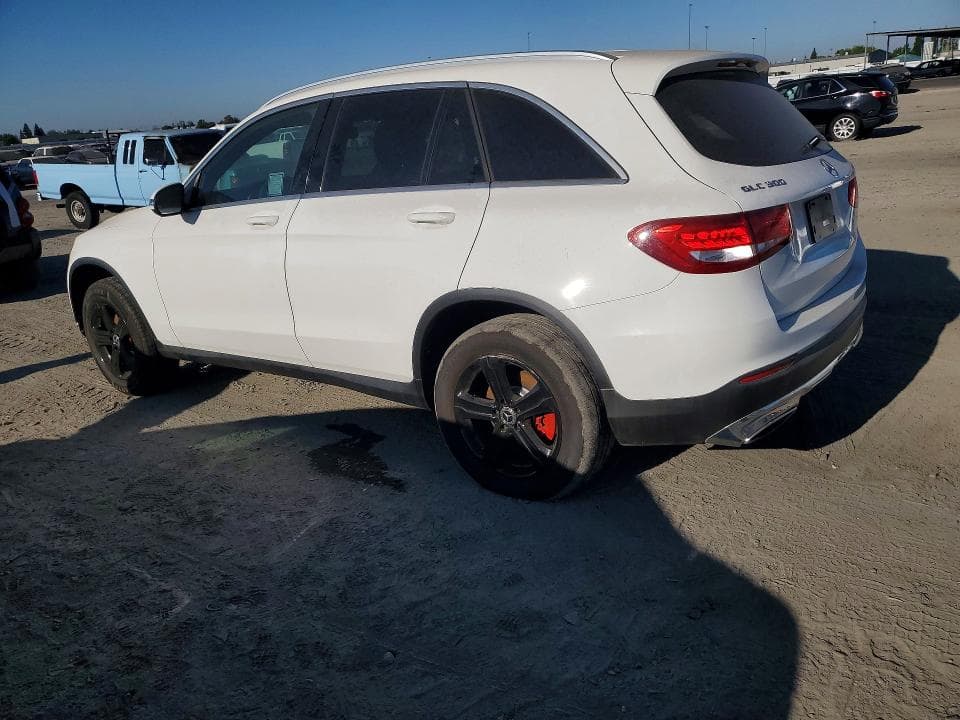 2018 MERCEDES-BENZ GLC 300 2