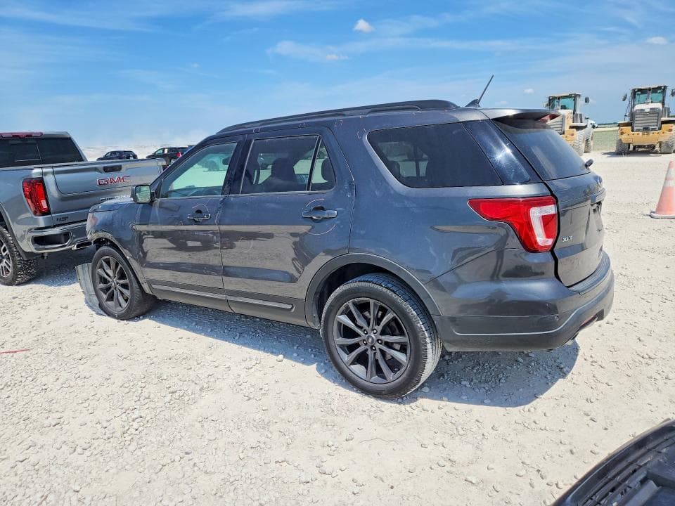2018 FORD EXPLORER XLT 2