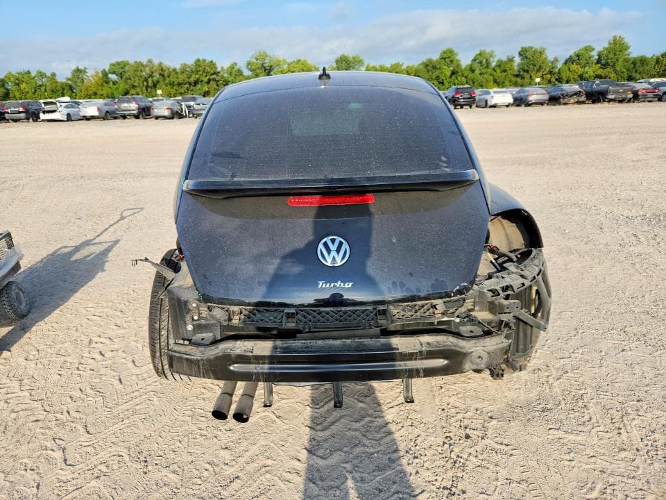2017 VOLKSWAGEN BEETLE SE 6