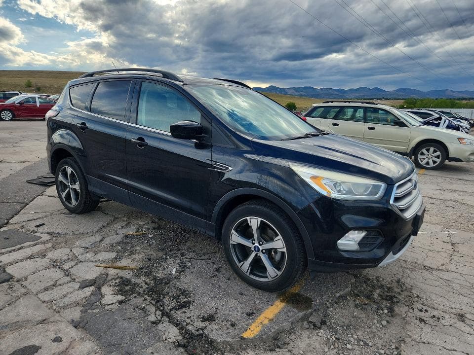 2017 FORD ESCAPE SE 4