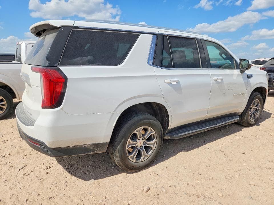 2023 GMC YUKON SLE 3