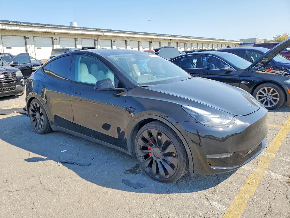 2023 TESLA MODEL Y 4