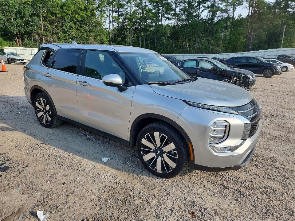 2025 MITSUBISHI OUTLANDER SE 4
