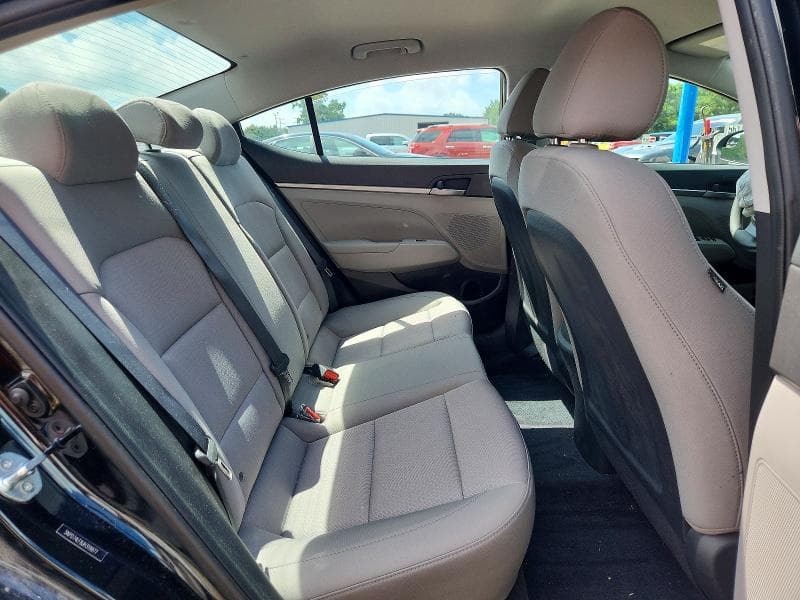 2018 HYUNDAI ELANTRA SE 10
