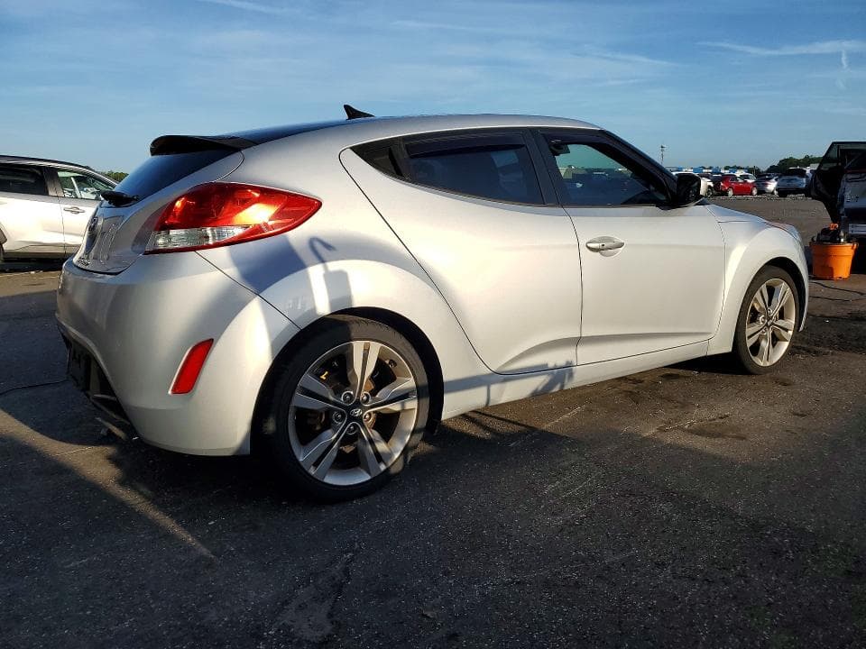 2017 HYUNDAI VELOSTER VALUE EDITION 3