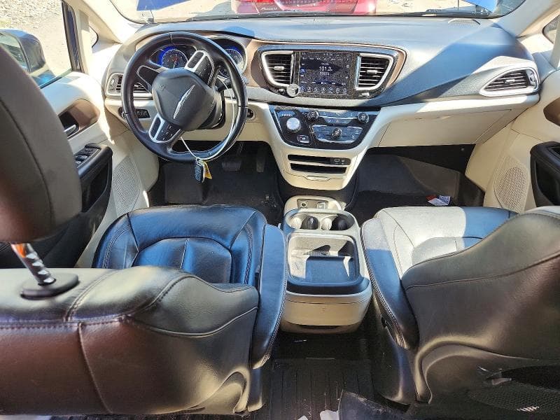 2017 CHRYSLER PACIFICA TOURING L 8