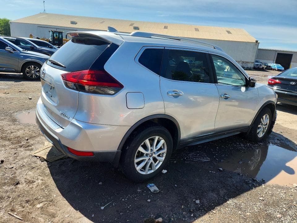 2018 NISSAN ROGUE SV 3