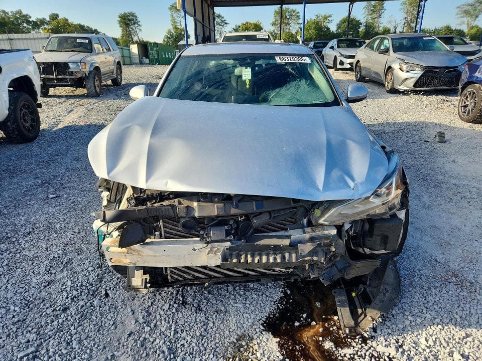 2019 NISSAN ALTIMA SV 5