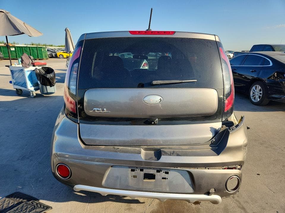 2018 KIA SOUL + 6