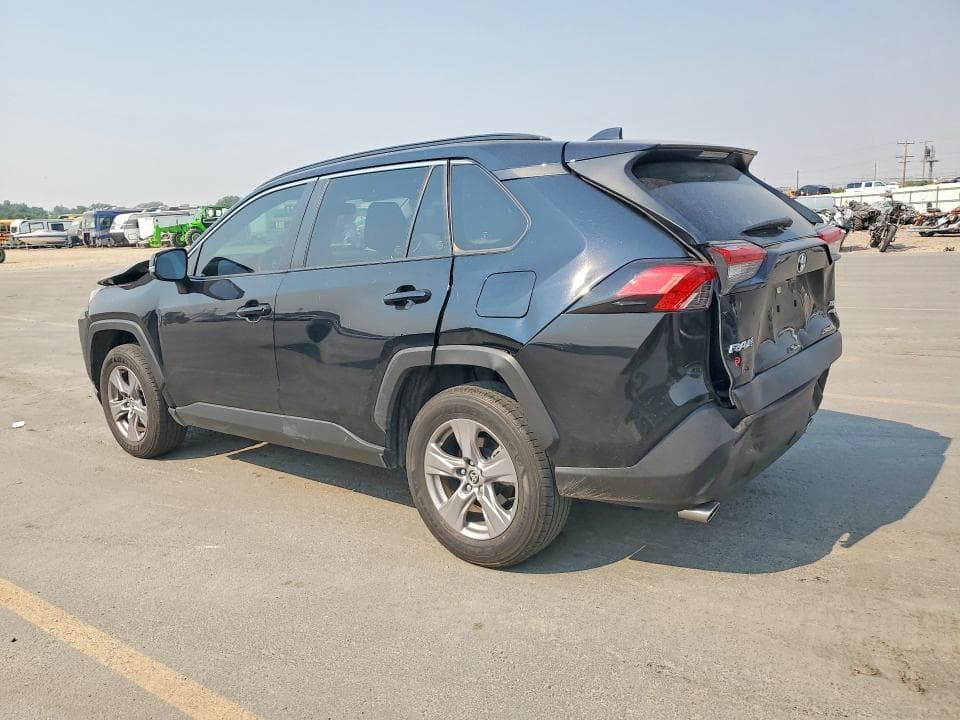 2023 TOYOTA RAV4 XLE 2