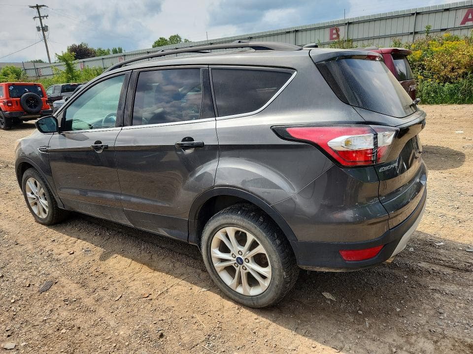 2017 FORD ESCAPE SE 2