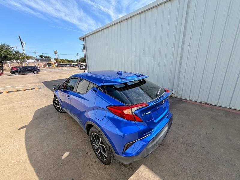 2018 TOYOTA C-HR XLE 3